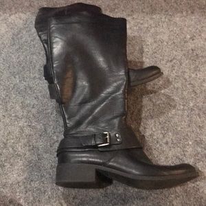 Jessica Simpson riding boot
